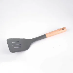 SLOTTED TURNER